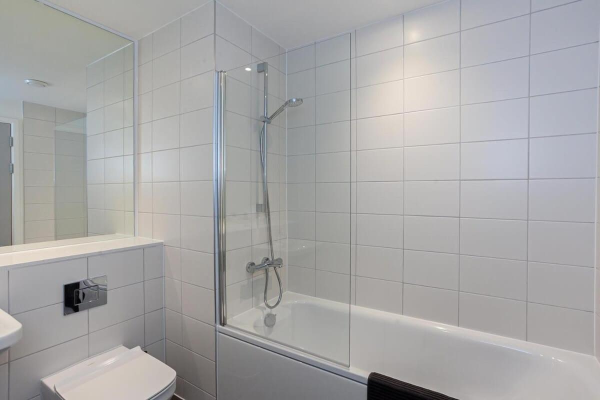 Spacious 2 Bed Apartment In Central Манчестер Екстер'єр фото
