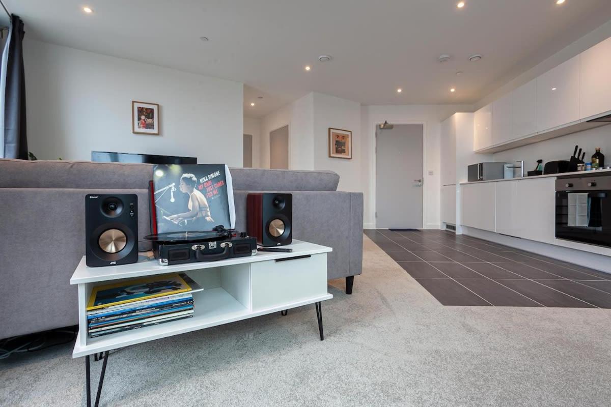 Spacious 2 Bed Apartment In Central Манчестер Екстер'єр фото