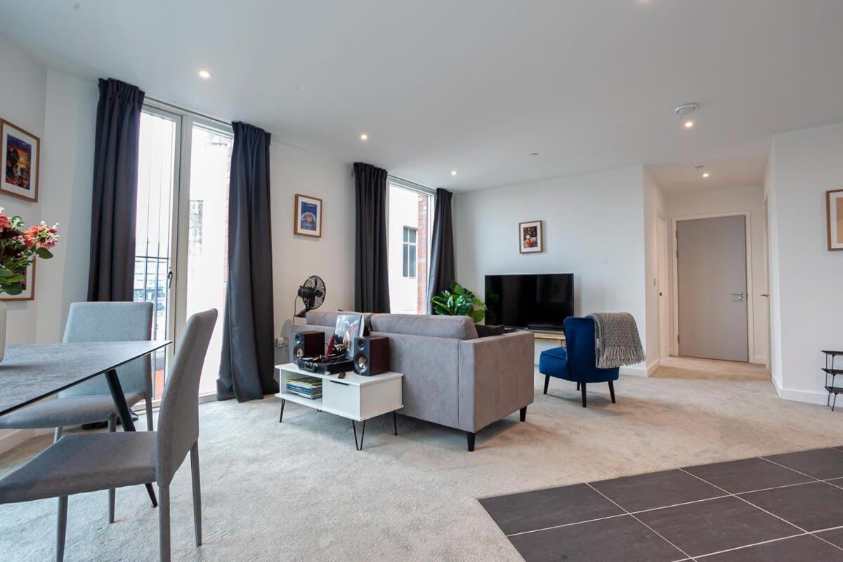 Spacious 2 Bed Apartment In Central Манчестер Екстер'єр фото