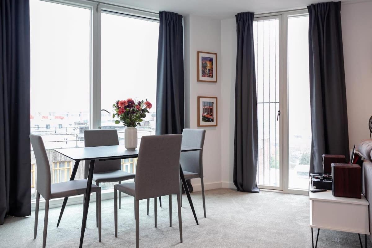 Spacious 2 Bed Apartment In Central Манчестер Екстер'єр фото